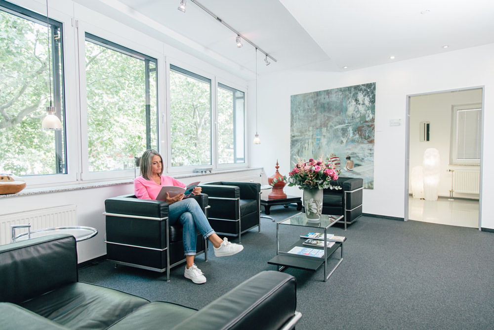Hausarzt Frankfurt – Stöppel, Klimitz, Zücker – Wartezimmer Hausarzt Frankfurt - Stöppel, Klimitz, Zücker - Wartezimmer